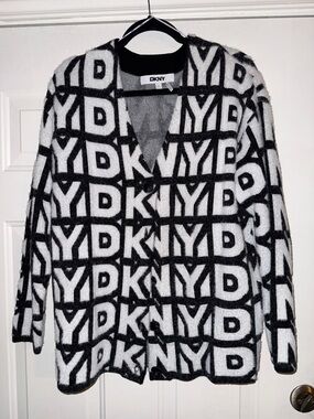 DKNY Black & White Logo Knit Cardigan🔥🔥very soft & cozy.